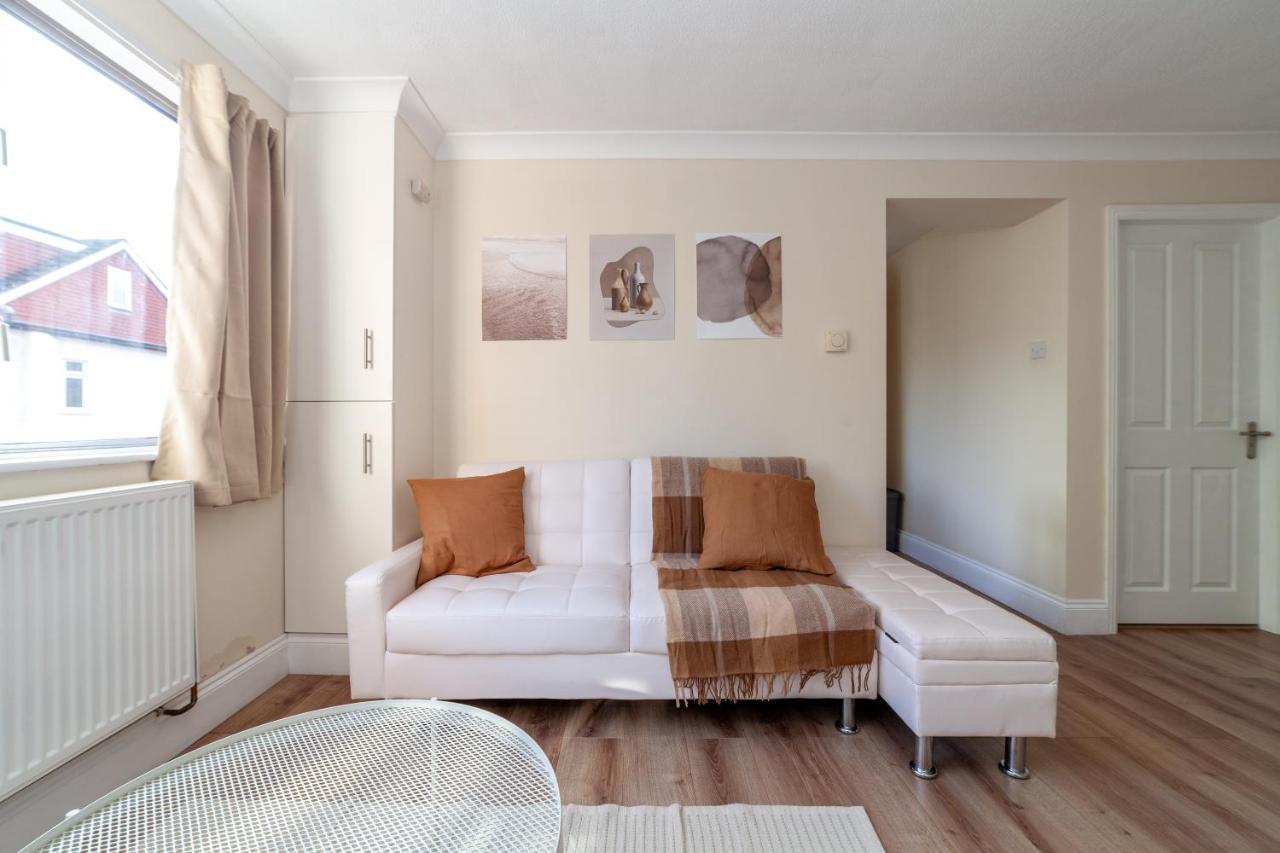 Lovely Studio Flat In Wimbledon W/ Free Parking London Ngoại thất bức ảnh