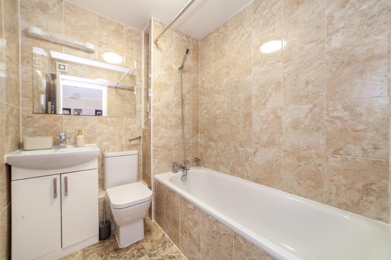 Lovely Studio Flat In Wimbledon W/ Free Parking London Ngoại thất bức ảnh