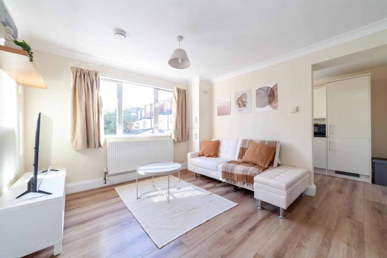 Lovely Studio Flat In Wimbledon W/ Free Parking London Ngoại thất bức ảnh