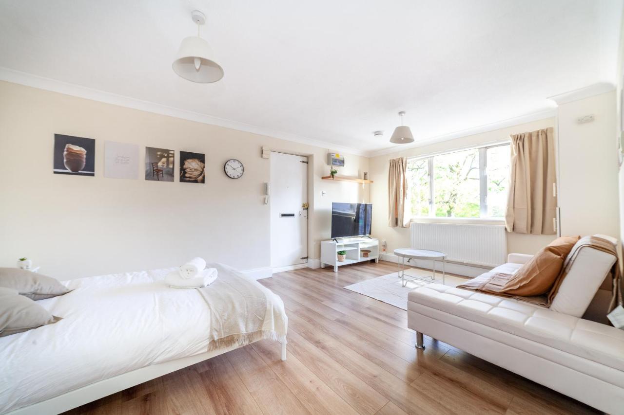 Lovely Studio Flat In Wimbledon W/ Free Parking London Ngoại thất bức ảnh