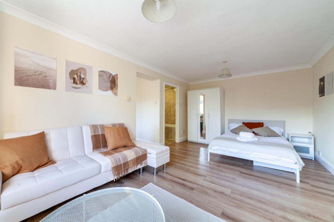 Lovely Studio Flat In Wimbledon W/ Free Parking London Ngoại thất bức ảnh